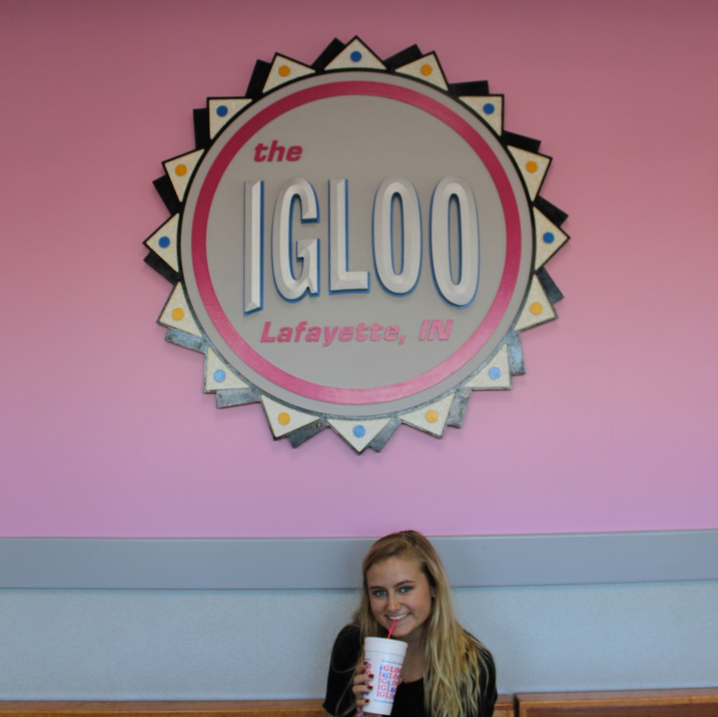 Igloo Frozen Custard Sign  / Photo by: Melinda Delaloza